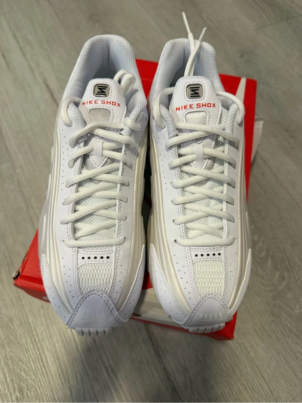 Nike shox youth 6 fits a woman 7